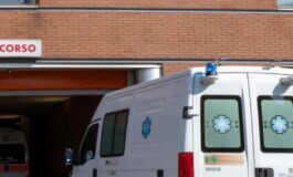 Bimba di due anni investita nel cortile di casa dall'auto del papà