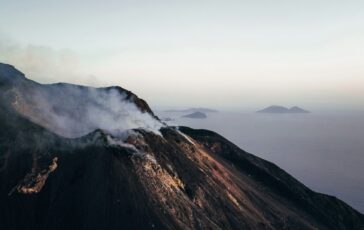vulcano si risveglia paura
