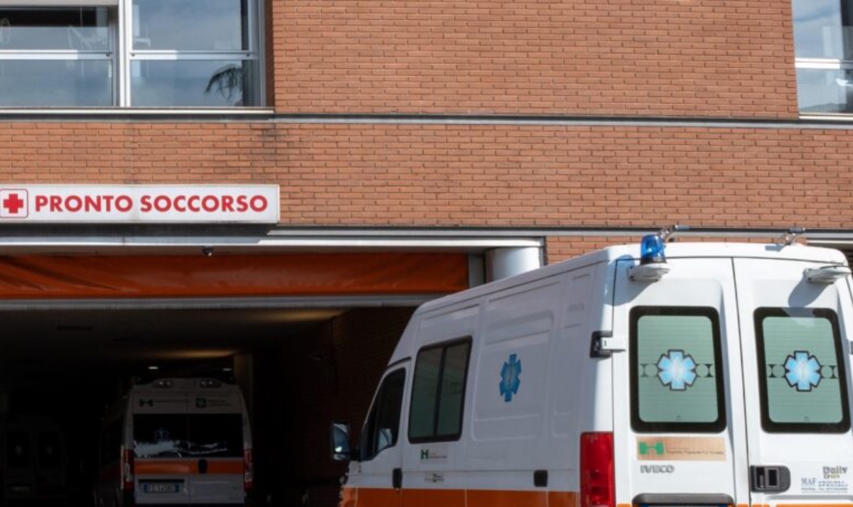 https://static.adhubmedia.com/notizie_it/wp-content/uploads/2026/05/si-schianta-con-la-moto-contro-unauto-in-sosta-morto-21enne-ferito-lamico-09550dff.jpg