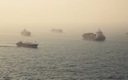 Trump: via il blocco navale, le navi ferme nello Stretto di Hormuz possono ripartire