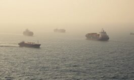 Trump: via il blocco navale, le navi ferme nello Stretto di Hormuz possono ripartire