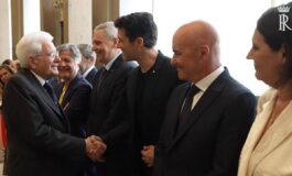 2 giugno Mattarella saluta artisti e sportivi coinvolti nello spettacolo per gli 80 anni della Repubblica 265x160