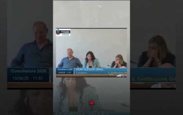 Abruzzo il sindaco attacca la consigliera Prenda la scopa e inizi a imparare qualcosa 364x230