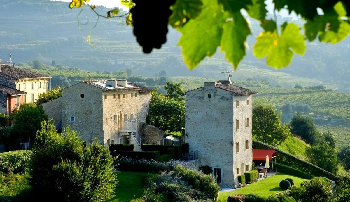 Airbnb, caccia all'Italia nascosta: boom dei borghi senza hotel