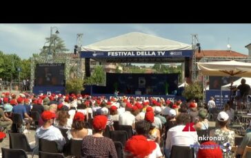Ambiente Domenico Iannacone premiato dal Coripet al Festival della TV 364x230
