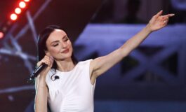 Arisa le foto in lingerie diventano un caso le accuse di ozempic e i commenti di bodyshaming 265x160