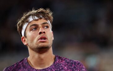 Arnaldi si ritira Cobolli commosso a Roland Garros Ho quasi pianto 364x230