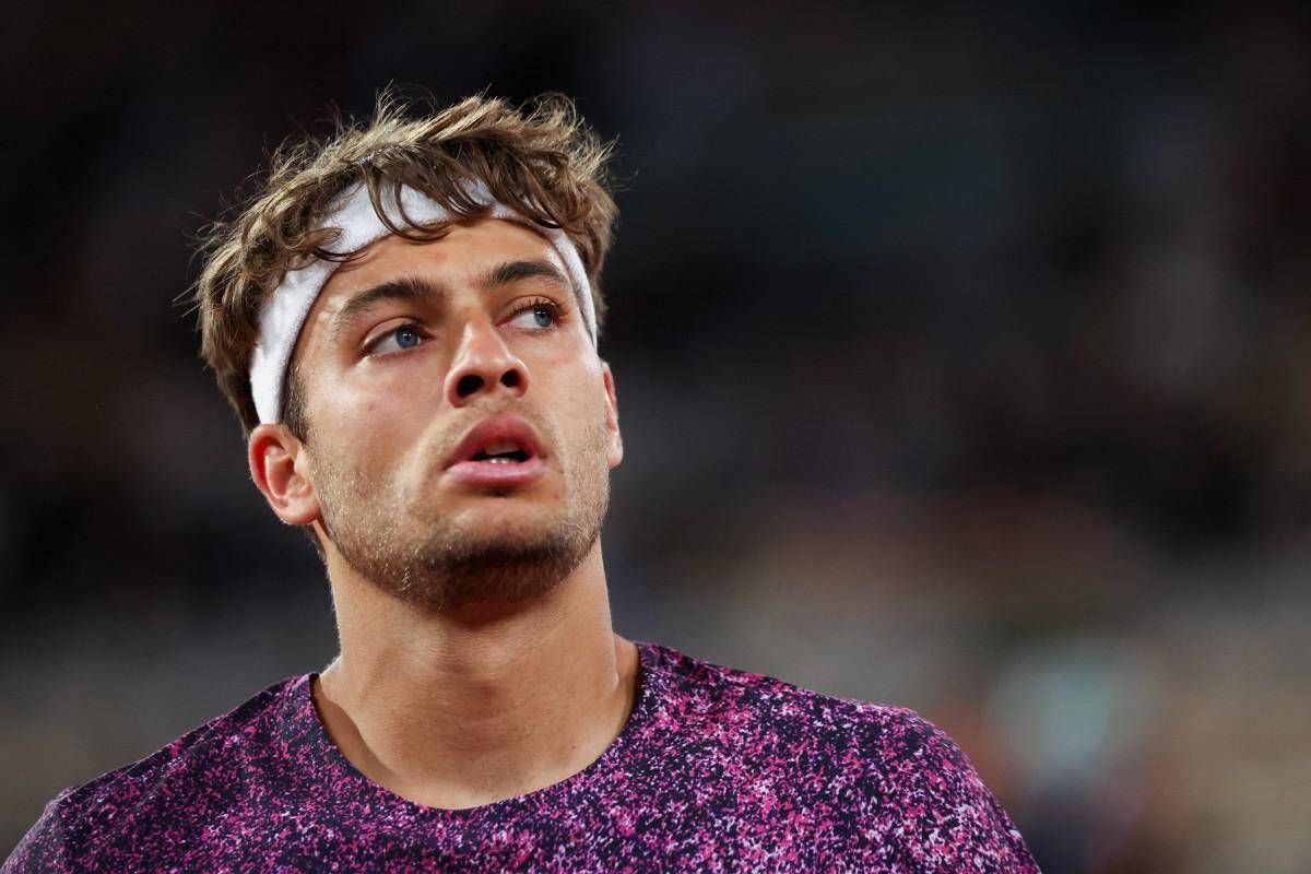 Arnaldi si ritira, Cobolli commosso a Roland Garros: "Ho quasi pianto"