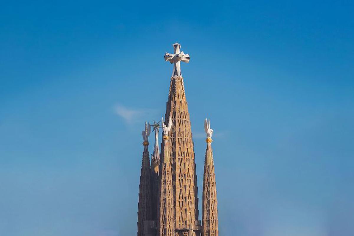 Barcellona, 24 tonnellate di adesivo Loctite per completare le torri della Sagrada Familia