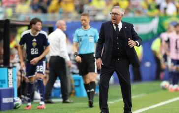 Brasile Scozia gol annullato a Vinicius e proteste di Ancelotti 364x230