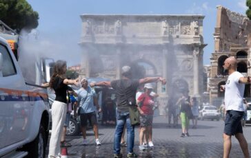 Caldo record oggi 25 citta in allerta rossa. Lallarme 10mila morti in Europa tra giugno e luglio 364x230