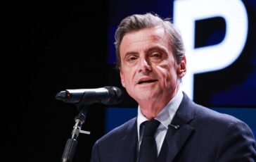 Calenda minacce sul canale Telegram di Russia Today Vigliacchi vi prenderei a calci 364x230