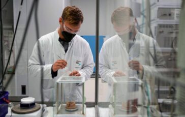 Cancro polmone ok Ue a lurbinectedina piu atezolizumab in prima linea 364x230