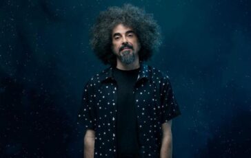 Caparezza e tornato il concerto in orbita a Roma 364x230
