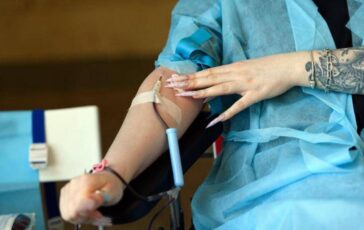Chi ha tatuaggi puo donare sangue I dubbi piu frequenti fra bufale e verita 364x230