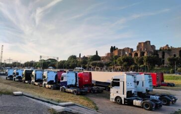 Circo Massimo invaso dai tir per il concerto di Cremonini larea archeologica trasformata in un gigantesco parcheggio 364x230