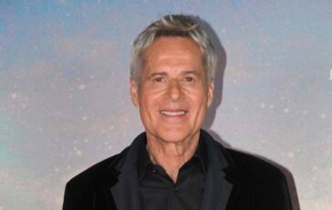 Claudio Baglioni fermato da una polmonite il GrandTour La vita e adesso slitta al 2027 364x230