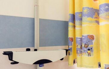 Con la fine della scuola e lestate rischio fragilita psicologiche per gli adolescenti tra iperconnessione e social jet lag 364x230