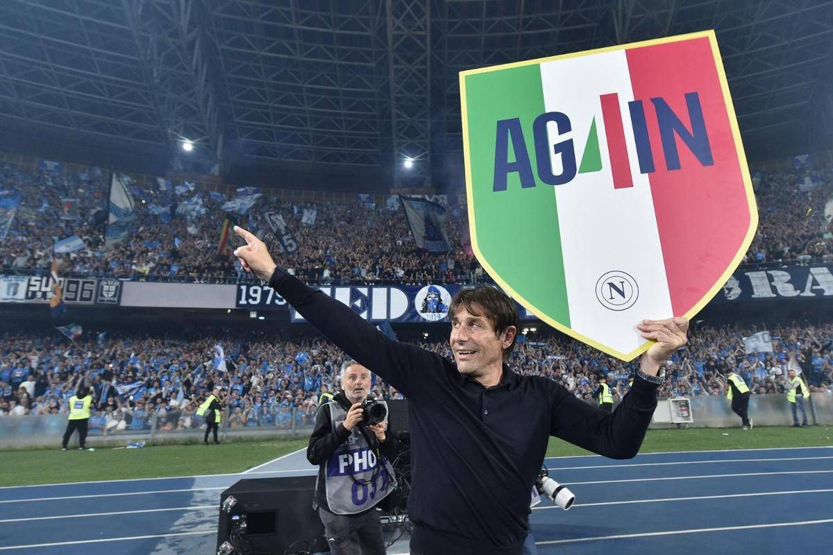 Conte: "Due anni di forti emozioni e grande passione, grazie di cuore Napoli"