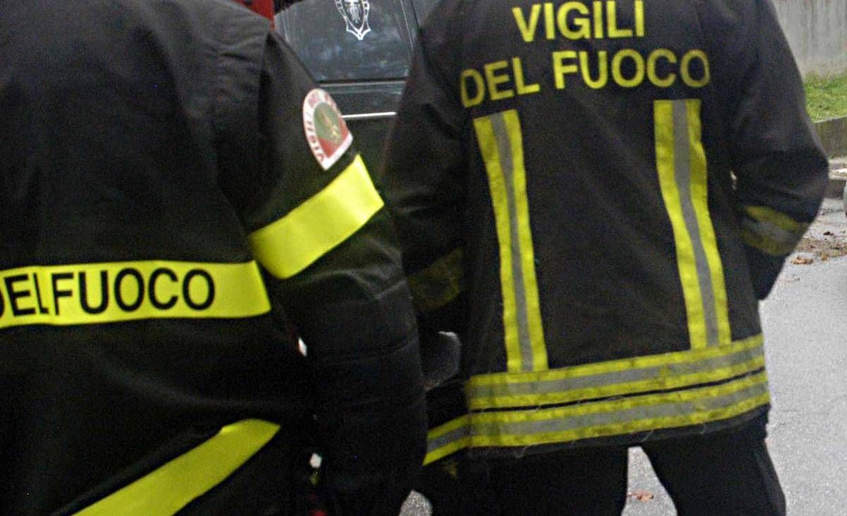 Crolla palazzina a Porto Sant’Elpidio, un morto e due feriti: si cerca donna dispersa