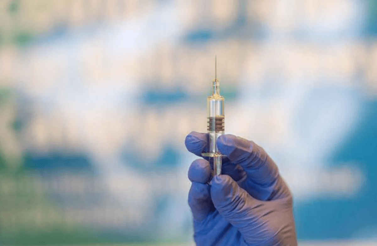 Da vaccini ad antibiotici contro super batteri, intelligenza artificiale rivoluziona la farmaceutica