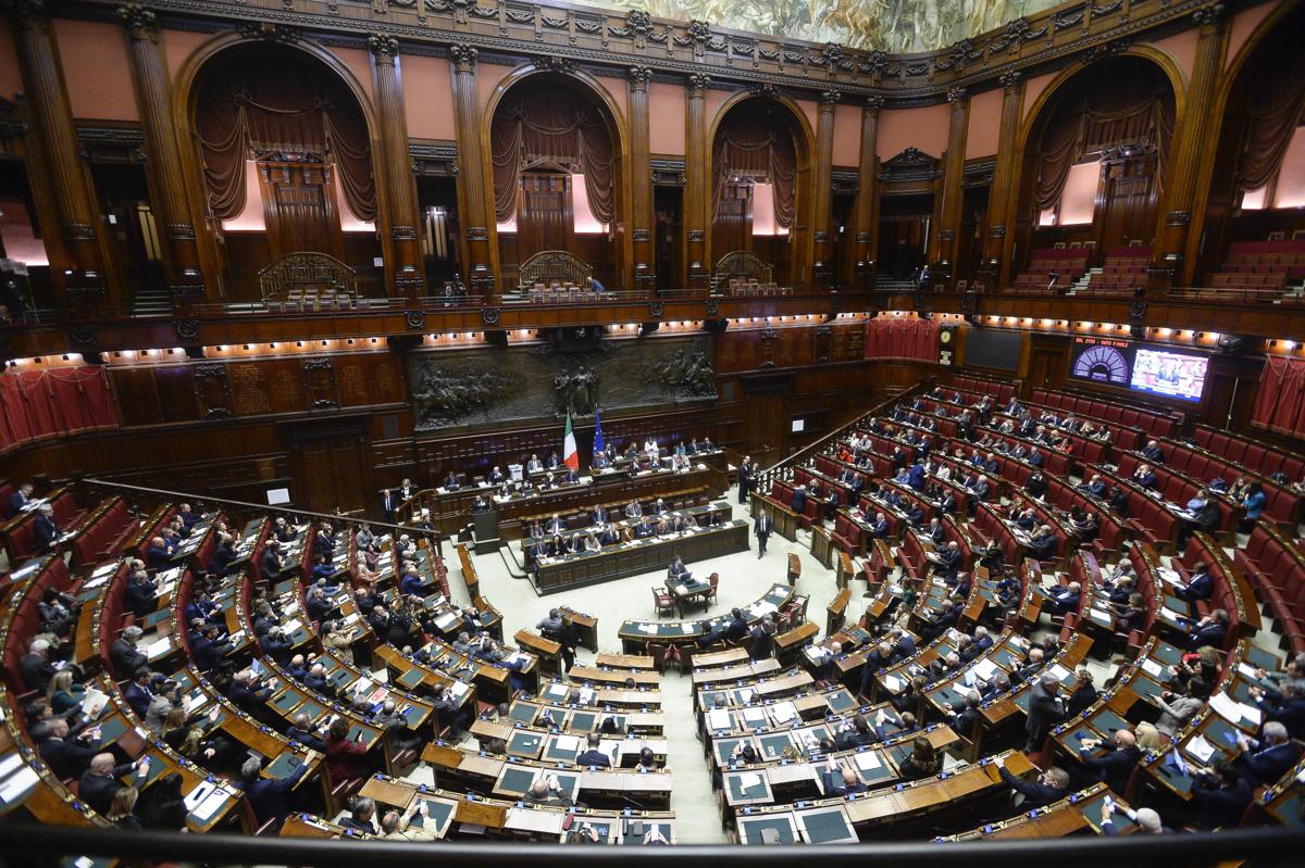 Decreto Carburanti, maggioranza cambia il testo alla Camera: dovrà tornare al Senato