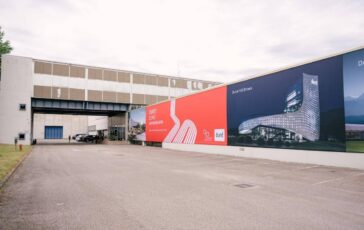 Durst Group investe 20 milioni di euro per nuovo hub italiano per la stampa tessile digitale Durst Como 364x230