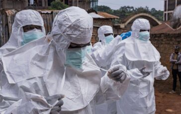 Ebola Oms riduce drasticamente numero casi sospetti da 906 a 116 364x230