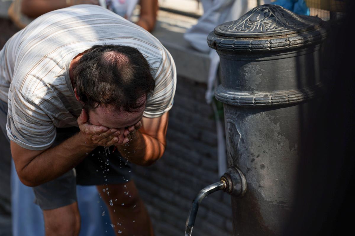 Escalation di afa sull'Italia, oggi 16 città in massima allerta caldo