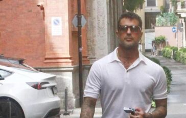 Fabrizio Corona Se scendessi in politica mi ispirerei a Beppe Grillo 364x230