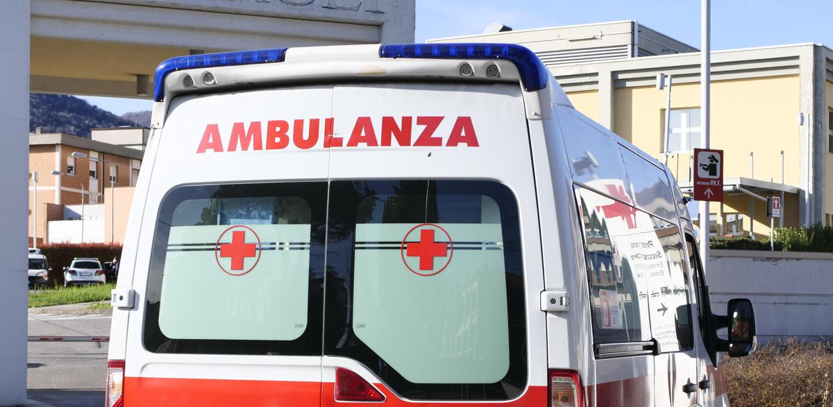 Genova, auto investe pedoni: 3 feriti