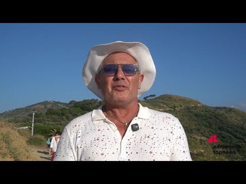 Gianfranco Molino al Rito della Luce a Fiumara d’Arte: “Il punto solstiziale della “Piramide - 38°