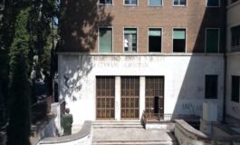 Gli studenti del liceo Virgilio dopo la prima prova della maturita E andata ora pensiamo a domani 265x160