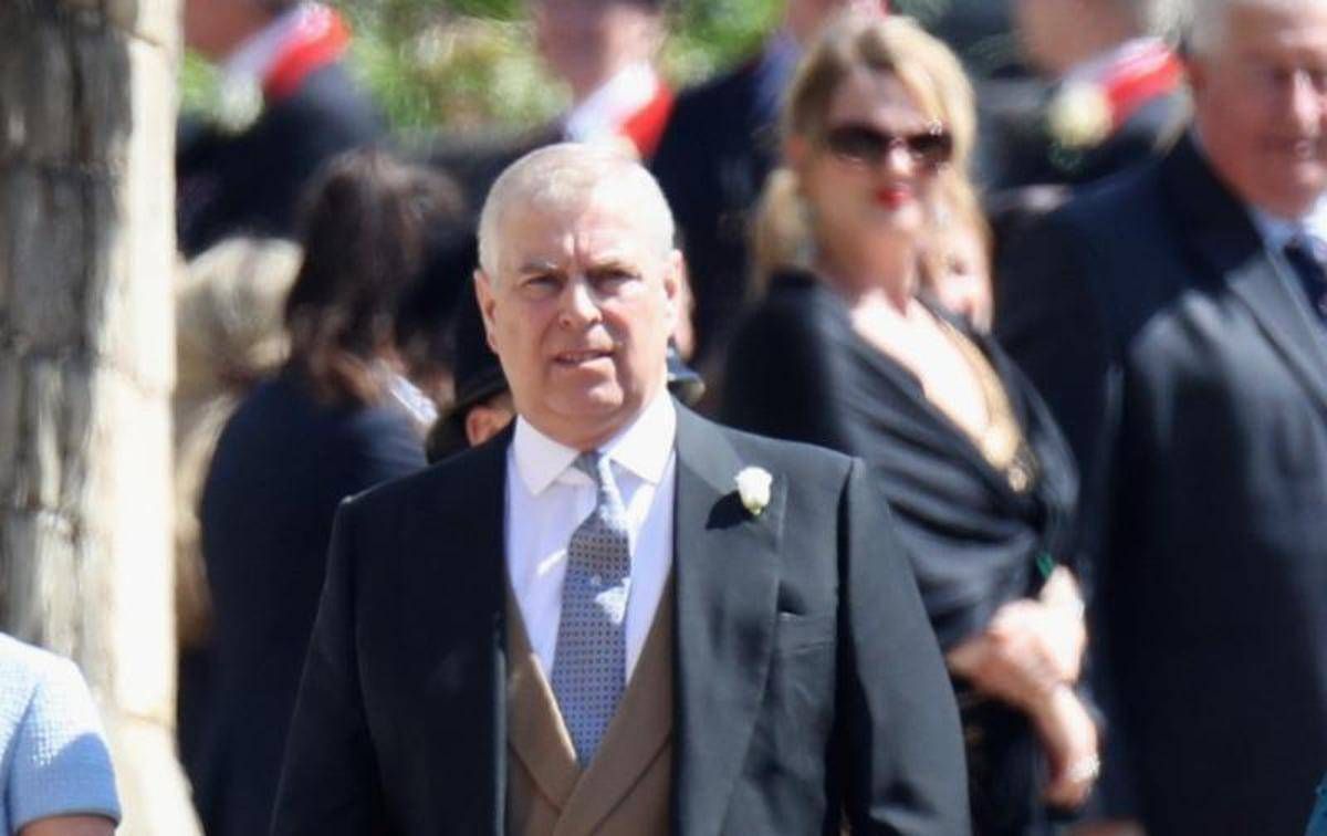 Gran Bretagna, nuove accuse per l'ex principe Andrea: subaffittava i cottage di Royal Lodge