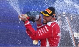 Hamilton vittoria e. commozione. Il messaggio in italiano Grazie a tutti 265x160