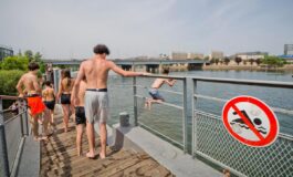 Il caldo soffoca la Francia 40 morti dal 18 giugno. Chiusura anticipata per Louvre e Tour Eiffel 265x160