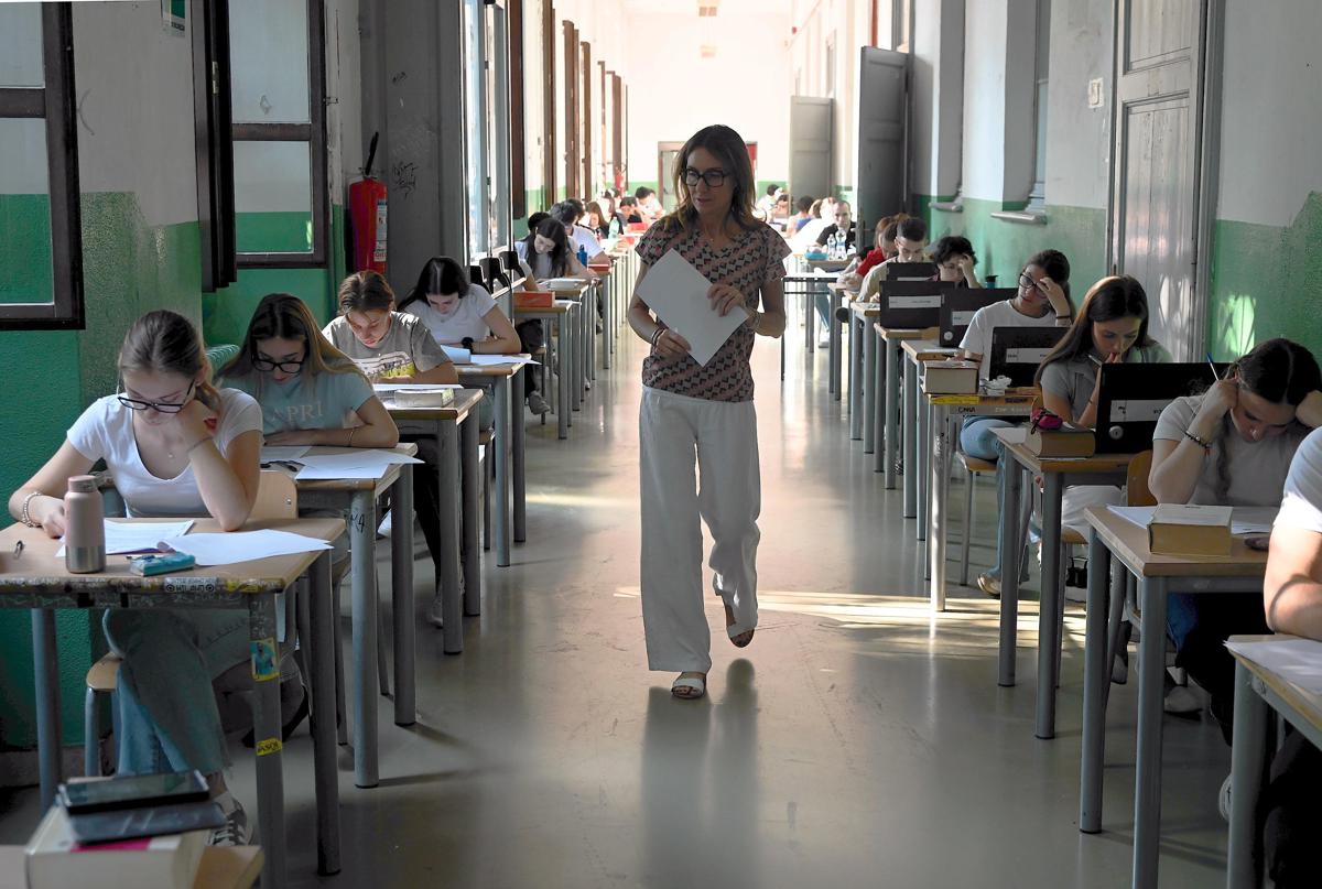Il regista di 'Notte prima degli esami 3.0' agli studenti: ''Passate la serata con gli amici, ricorderete per sempre questo momento''