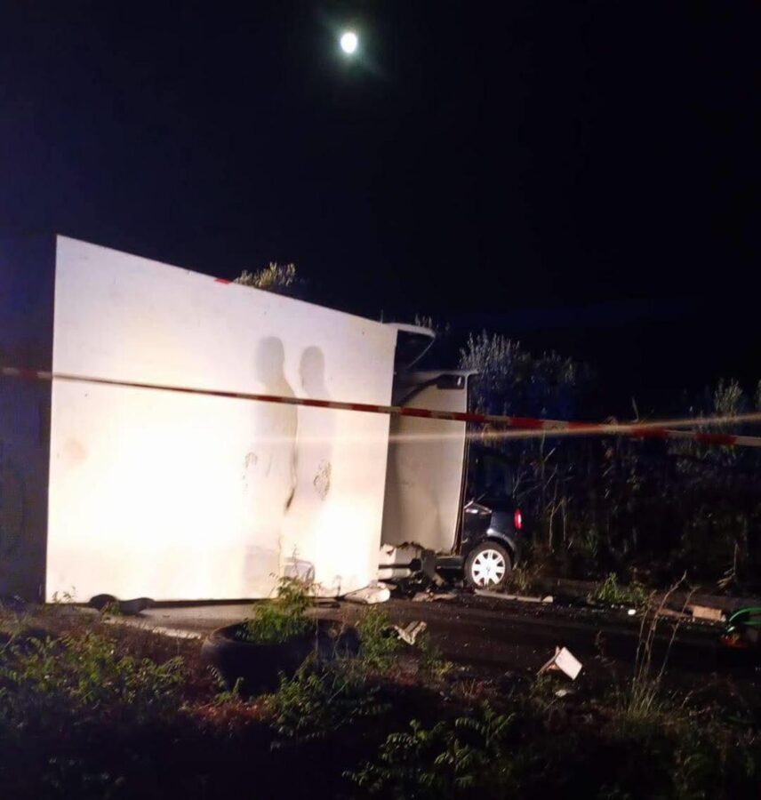 Incidente nel Cosentino, scontro auto-camion: morto un giovane di 27 anni, due feriti gravi