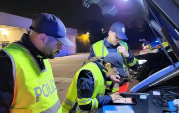 Incidenti lappello della Polstrada ai giovani Strada non e videogame non bevete e andate piano 364x230