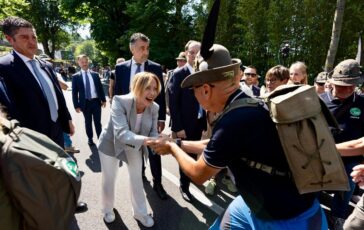 Italia Usa governo smorza polemica con Trump. Meloni dagli Alpini Un po di sano orgoglio nazionale 364x230