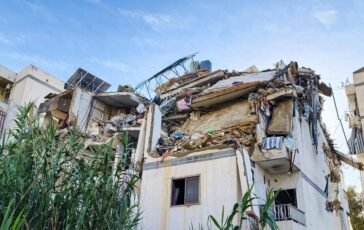 Libano raid israeliani nella notte su Tiro almeno 7 morti. Netanyahu frena sul cessate il fuoco 364x230