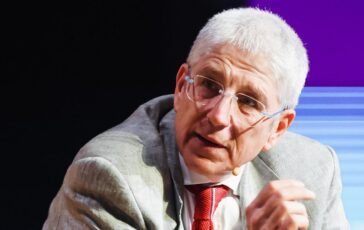 Mario Giordano resta su Rete4 Fuori dal Coro non trasloca 364x230