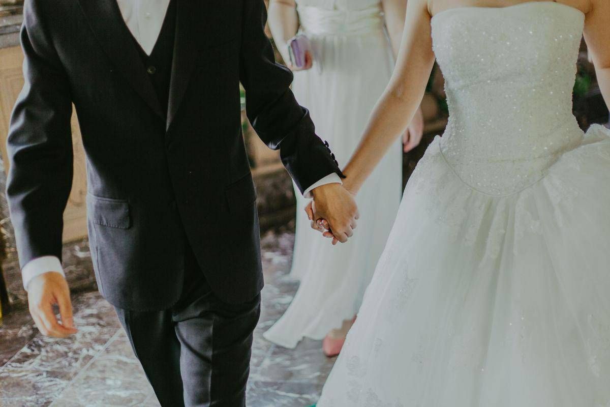 Matrimonio da incubo dallAustralia alla Val dOrcia gli sposi finiscono in Tribunale