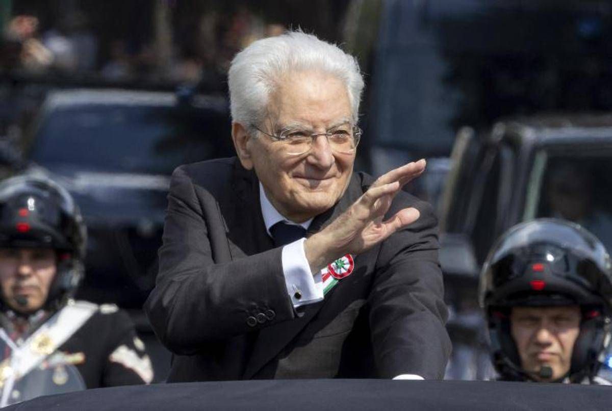 Mattarella: "Da Presidente vedo nel Paese applicati principi della Repubblica. Italia avrà giovamento dal coraggio dei giovani"