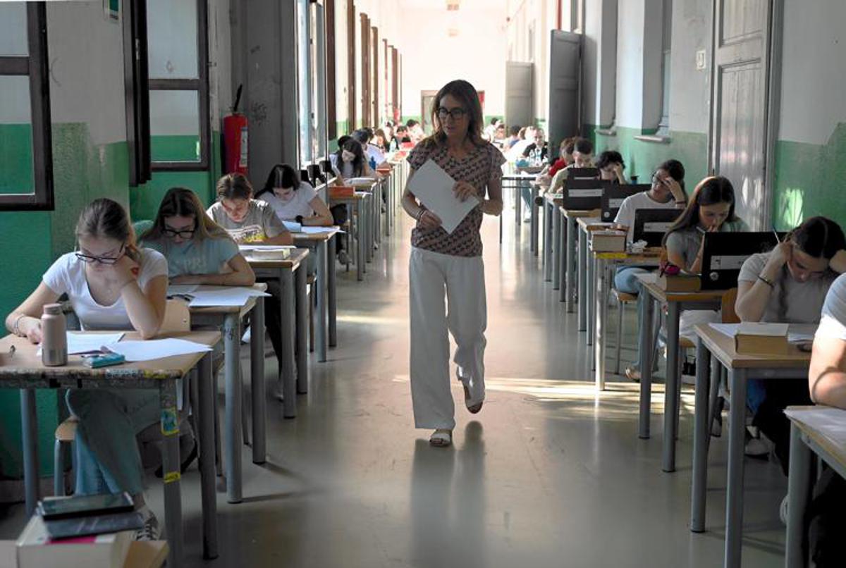 Maturità 2026, al via l'esame con la prova di italiano per 527mila studenti