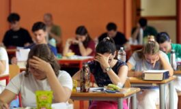 Maturita 2026 la traccia di attualita svelata dallIa ecco i temi secondo Chat Gpt Gemini e Claude Ai 265x160