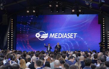 mediaset siamo noi la festa in ricordo di berlusconi oggi su canale 5 2