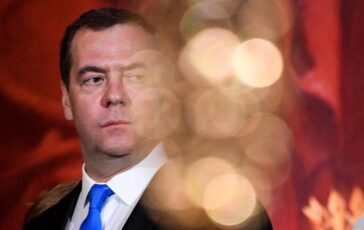 Medvedev mette nel tritacarte Merz von der Leyen e Starmer Nessuno ferma la Russia 364x230