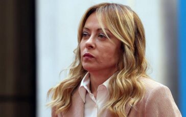 Meloni Italia non e Repubblica banane regole si rispettano 364x230