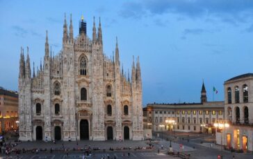 Milano la denuncia di una 31enne Abusi da uno sconosciuto nel bagno di un locale 364x230